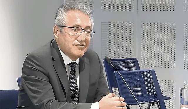 Juan Carlos Villena asumió como Fiscal de la Nación Interino