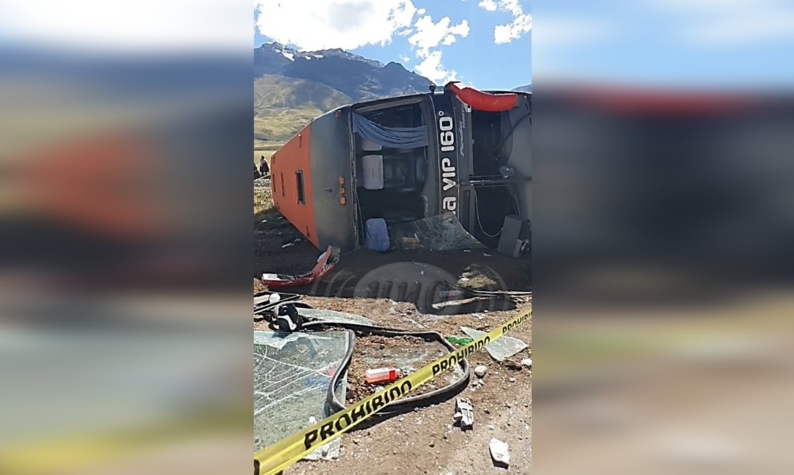 Más de 10 fallecidos deja despiste de bus que salió de Puno a Cusco