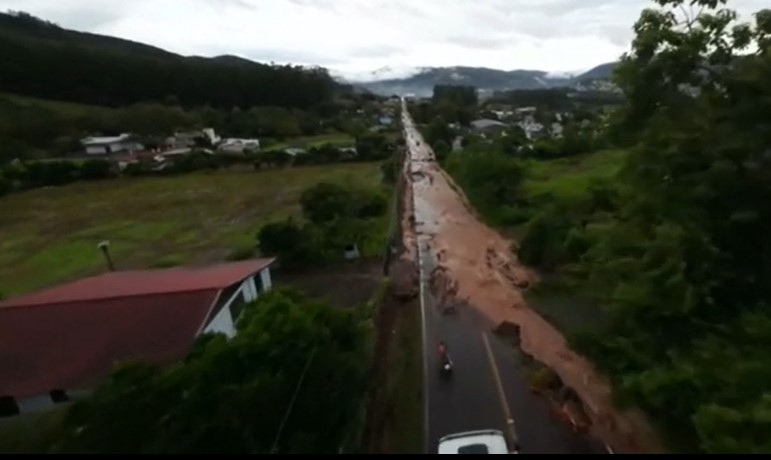 Fuertes lluvias provocan graves inundaciones en Brasil