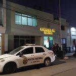 Asaltan en banda a joven a la salida de discoteca 