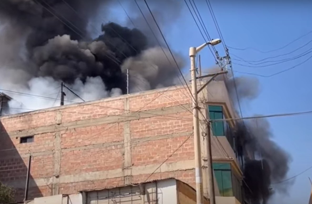 Incendio consume vivienda y negocio familiar – El reportero andino