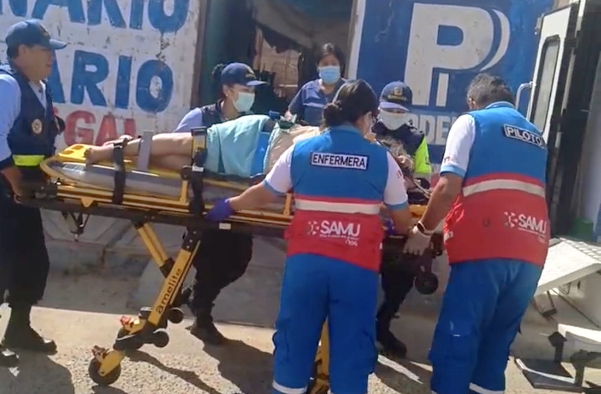 Salvan a adulta mayor tras sufrir atragantamiento