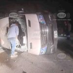 Volcadura de miniván con músicos deja 12 heridos