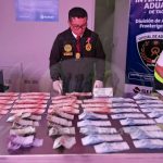 Detienen a chileno con más de 20 millones de pesos y dólares sin declarar