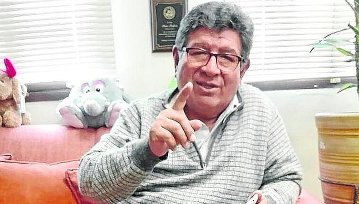 Bladimiro Begazo llama a recuperar la dignidad del magisterio en el Día del Maestro