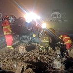Vehículo vuelca en el ingreso a Tacna