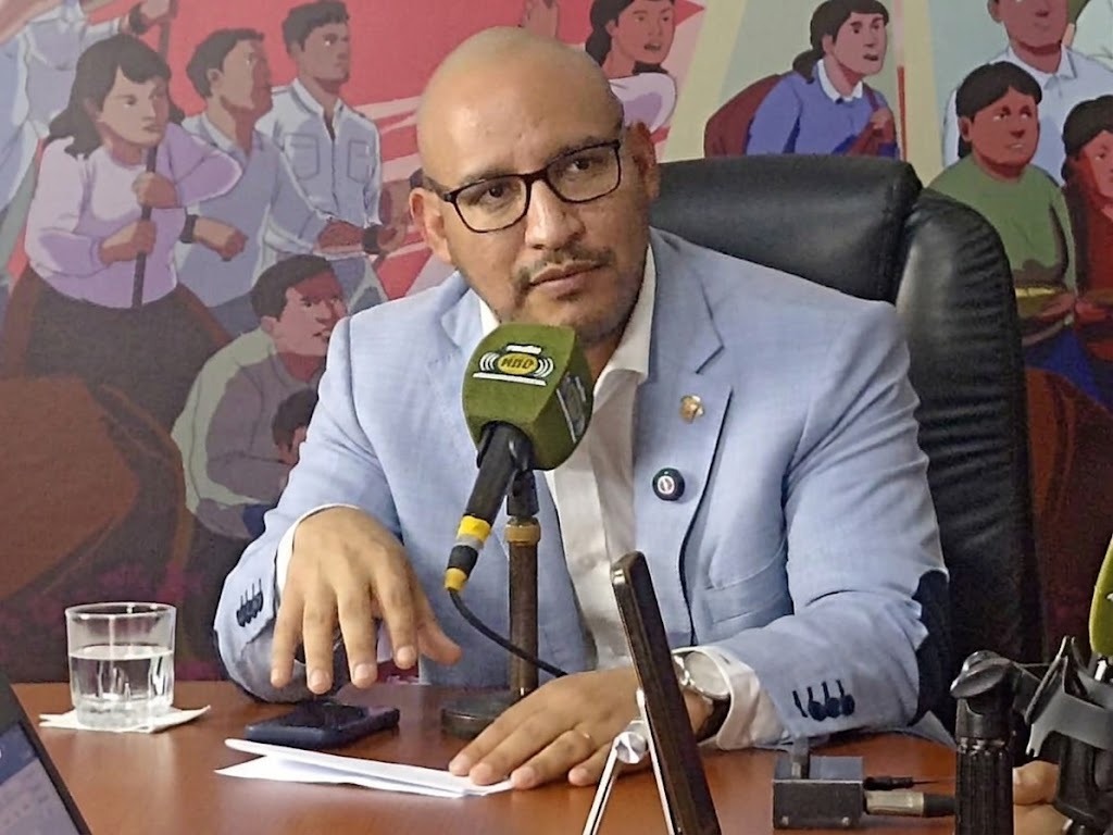Muñante plantea declarar en emergencia obras paralizadas y priorizar presupuesto hídrico para Tacna