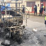 Motocarga se incendia en plena vía pública en Gregorio Albarracín