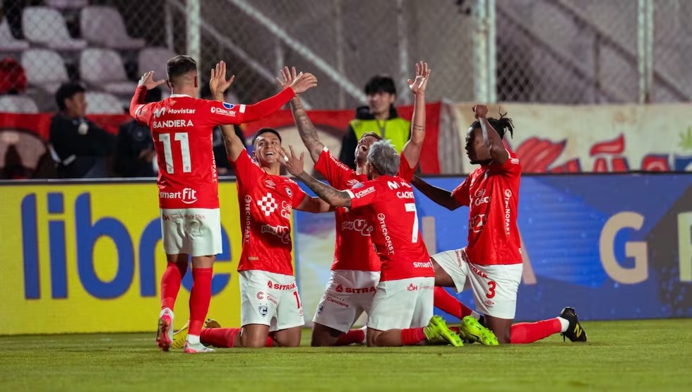 Cienciano se prepara en Uruguay para buscar las semifinales