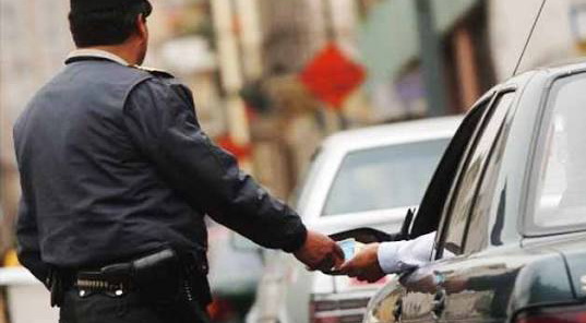 Detienen a dos policías de Tránsito acusados de exigir coima de S/500