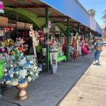 Floristas del cementerio general exigen mayor limpieza por Todos los Santos