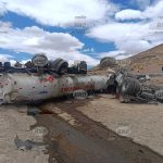 Vuelca cisterna boliviana con más de 9 mil galones de aceite en Moquegua