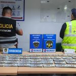 Incautan cerca de medio millón de dólares camuflados en camioneta