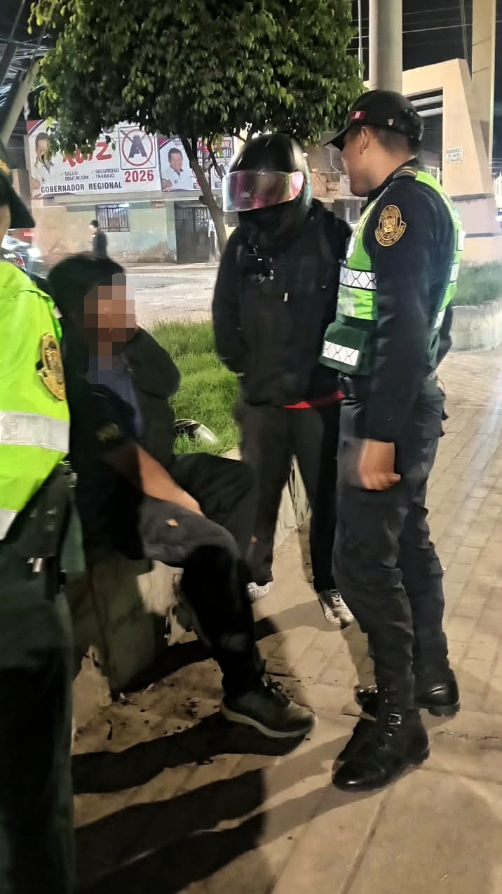 Motociclista resulta herido tras despiste en Gregorio Albarracín